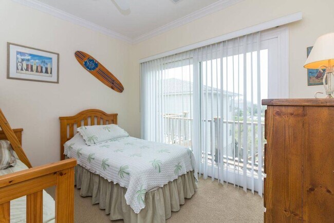 Building Photo - (W098) 4 Sea Oats Lane, Wrightsville Beach...