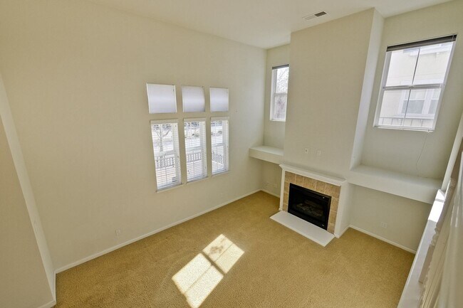 Building Photo - Wow! What a Great Home! Available Now!