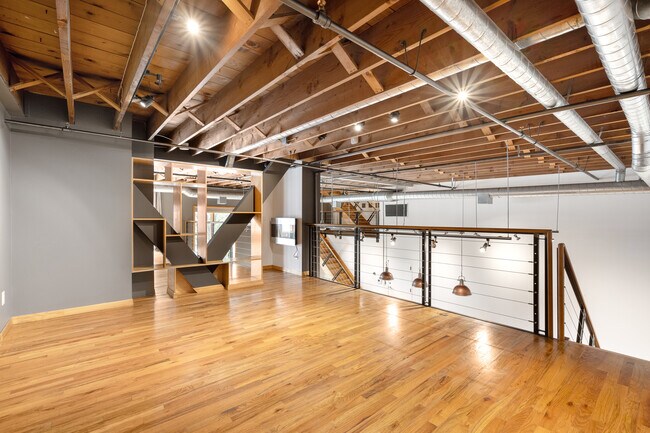 Building Photo - 2715 Blake St
