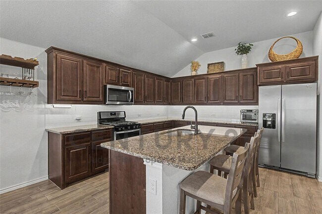 Building Photo - 1825 Agarito Dr