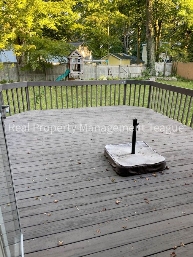 Building Photo - Beautiful Single Family Home