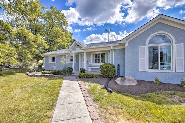 Building Photo - 6447 S Franklin Rd