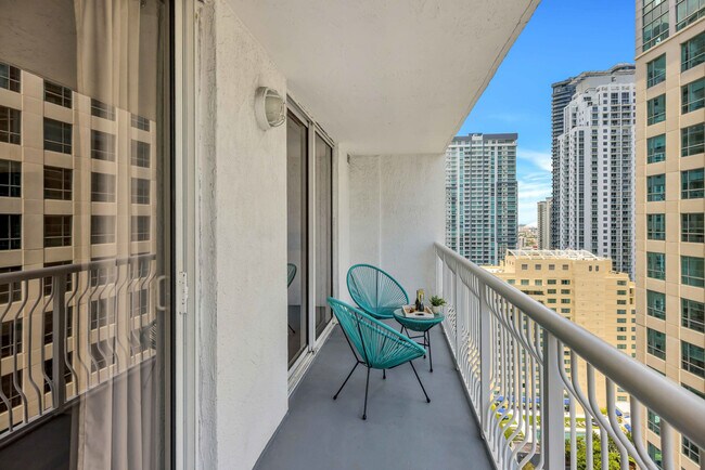 Building Photo - 1200 Brickell Bay Dr