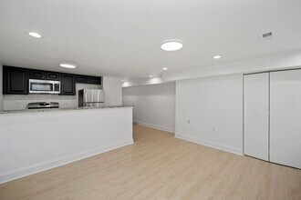 Building Photo - Sunlit & Fully Updated 2BR/1BA Condo in the Heart of U Street Corridor
