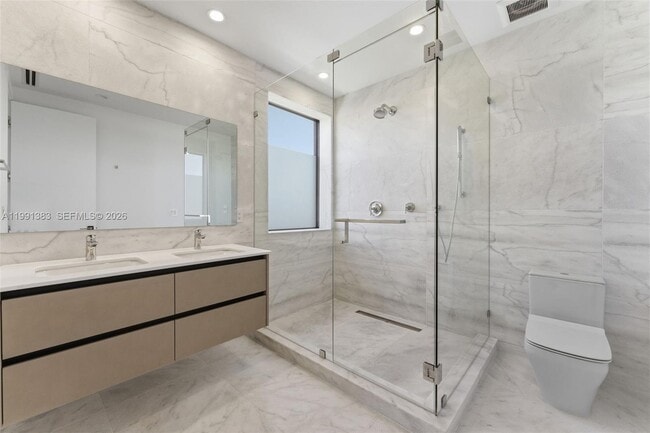 Building Photo - 2840 SW 32nd Ct