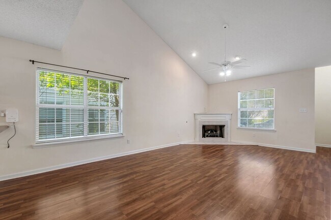 Building Photo - 3056 Royal Palm Way