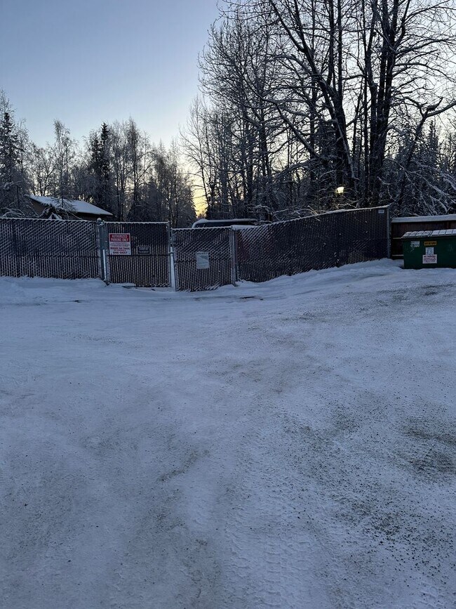 Building Photo - Newly Remodeled, 1 Bed/1 Bath Garage/Washer/Dryer