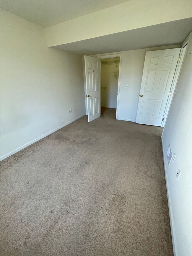 Building Photo - 3 Bed 2 Bath Townhouse In Mountville For Rent!