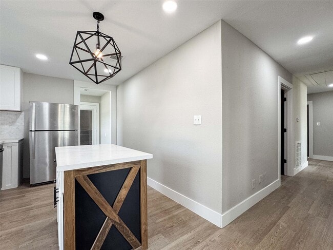 Building Photo - 2108 Ontario Ave