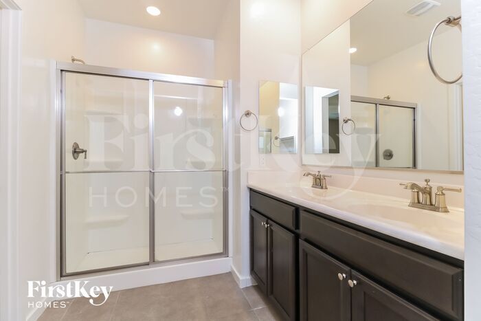 Building Photo - 4010 W Coneflower Ln