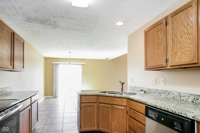 Building Photo - 5003 Lewiston Dr