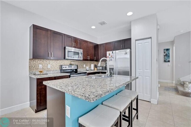 Building Photo - 5906 NW 46th Ln