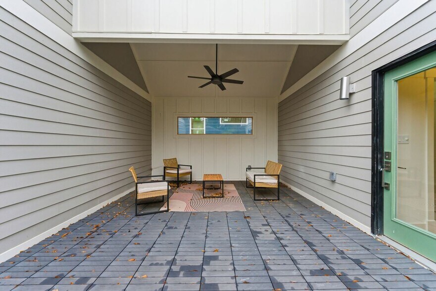 Building Photo - 205 Whitefoord Ave NE