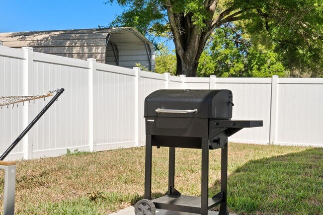 Building Photo - Gorgeous New Constriction House in Tampa