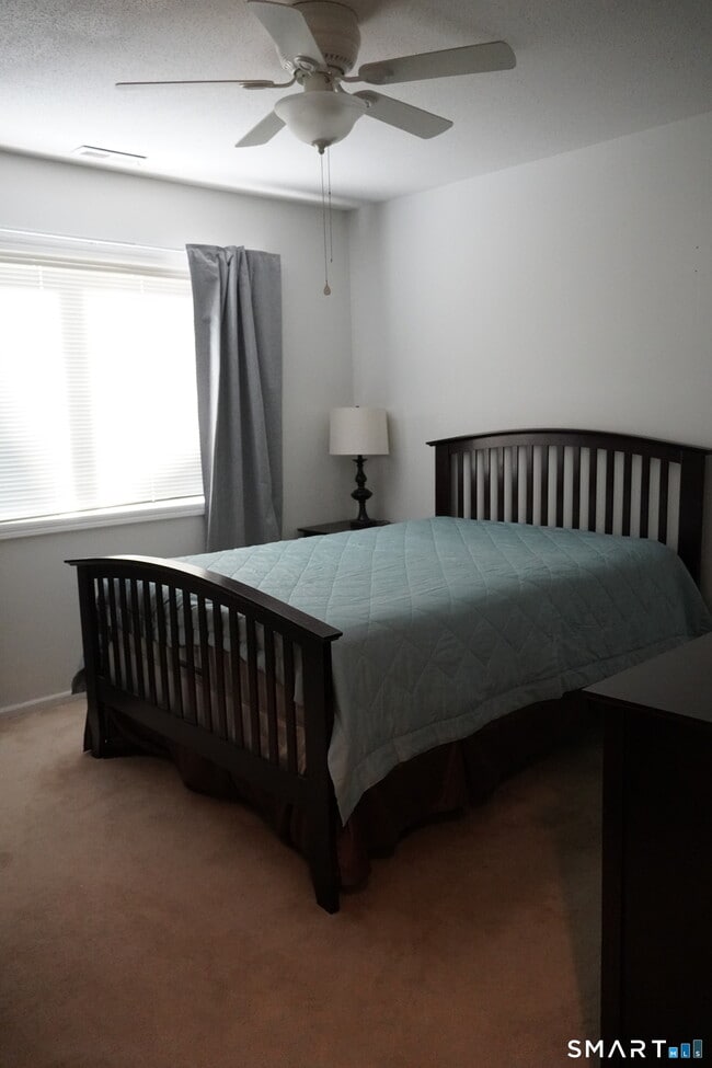 Building Photo - 2 Mansfield Grove Rd