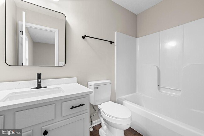 Building Photo - 10505 Tidewater Plains Dr
