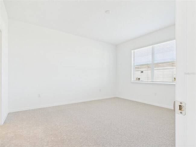Building Photo - 5824 SW 70th Ave