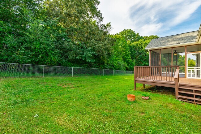 Building Photo - 7782 Prince Dr
