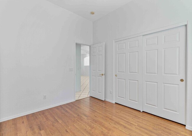 Building Photo - 14415 Century Dr