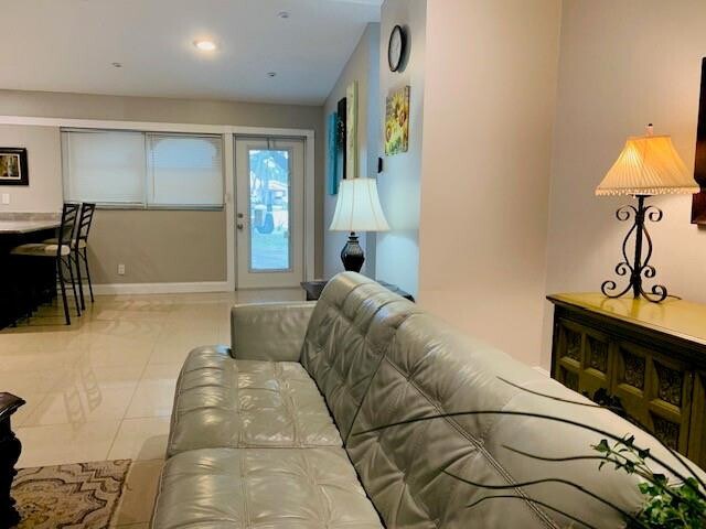 Building Photo - 2401 Andros Ln