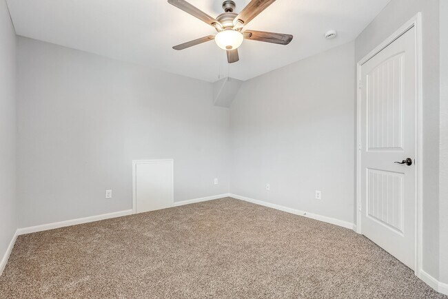 Building Photo - 146 Black Swan Pl