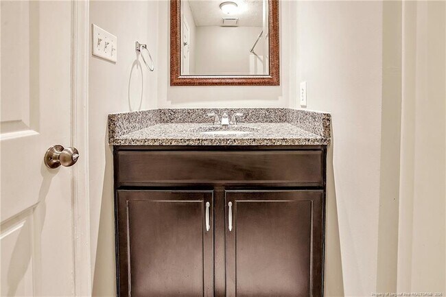 Building Photo - 221 Waxhaw Dr