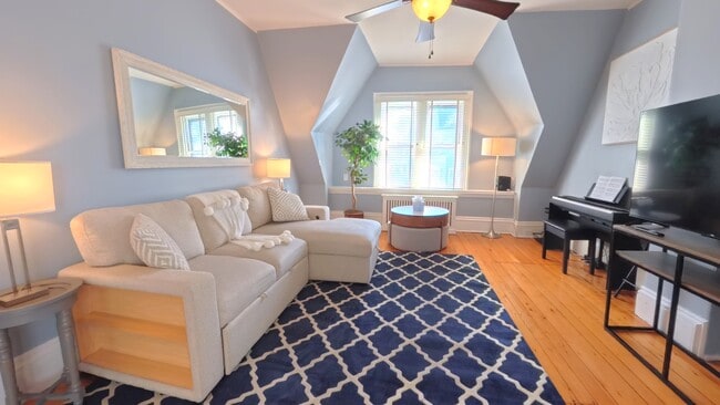 Building Photo - 137 Walnut St