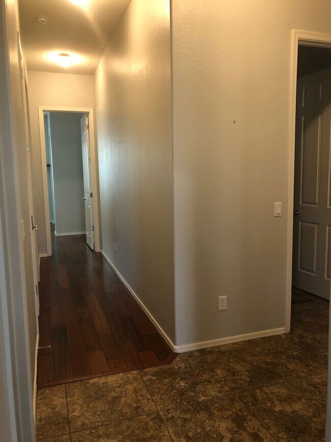 Building Photo - 4 Bedroom 2 Bath in Granville