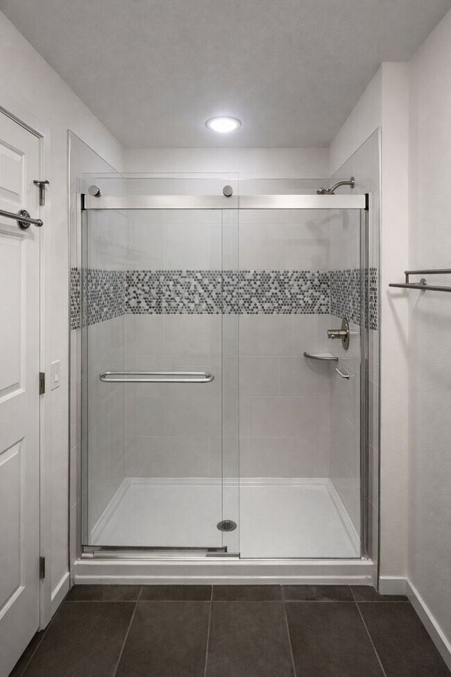 Building Photo - 2 Bed, 2 Bath Serene Waterfront Port Ludlow Condo For Rent!