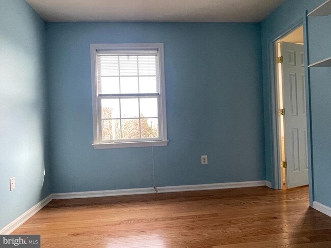 Building Photo - 32 Palace Ln