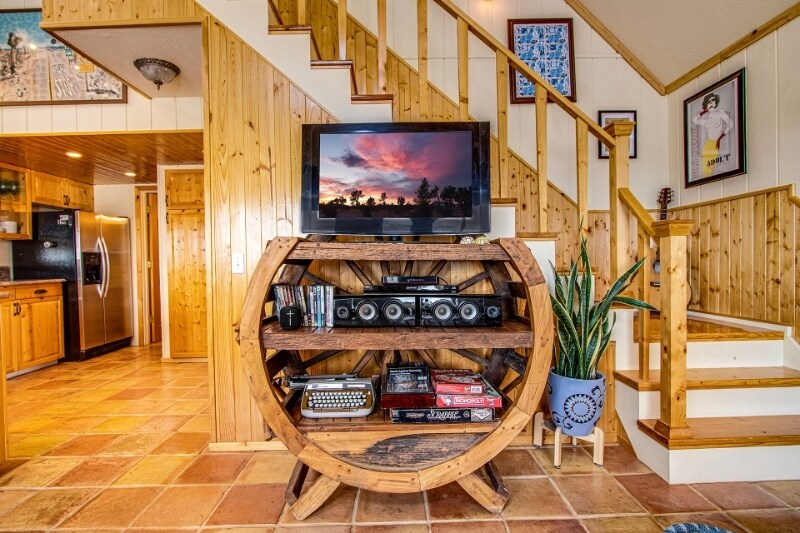 Building Photo - 5031 Tom Mix Rd