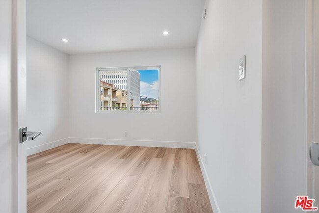 Building Photo - 11675 Darlington Ave