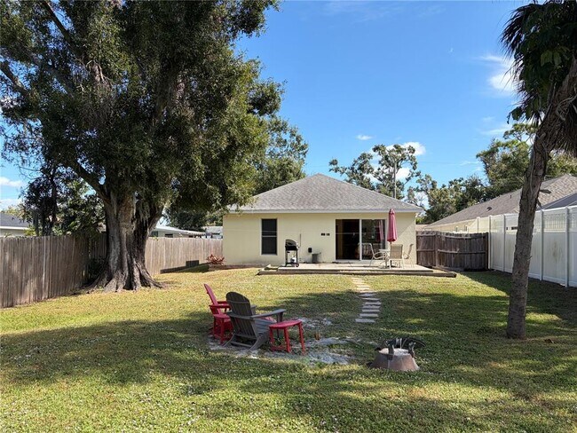 Building Photo - 4766 Theodore Ave