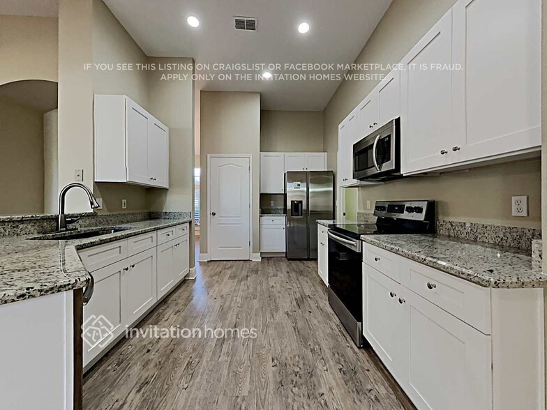 Building Photo - 3169 Floral Way E