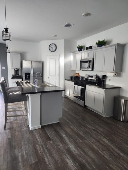 Building Photo - 6055 Diamond Vis Ct