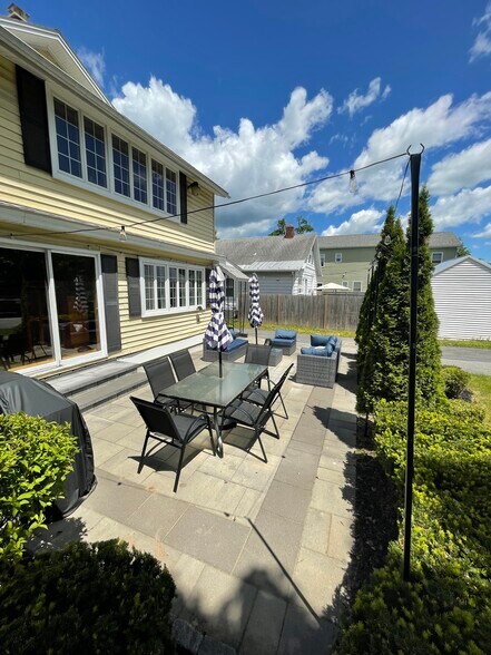 Building Photo - 134 Lincoln Ave