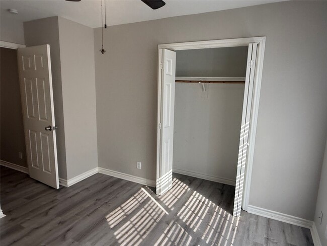 Building Photo - 140 Chuck Wagon