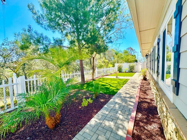 Building Photo - Stunning Top to Bottom, Inside & Out Remodel Job on this Rental Home, Minutes to Fallbrook or Bon...