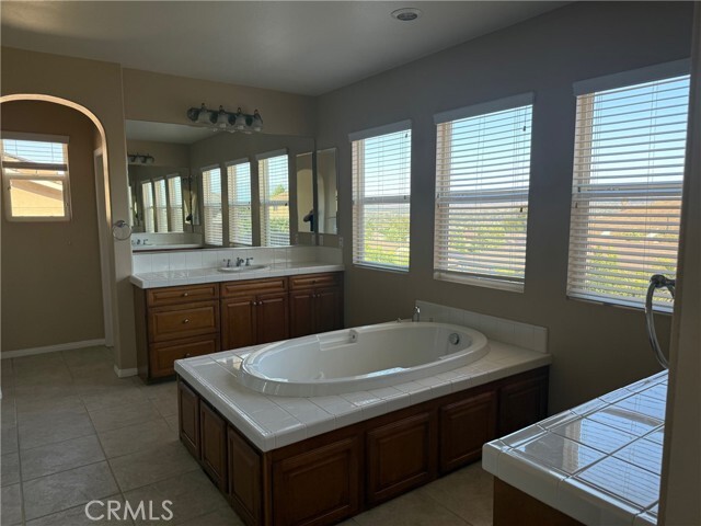 Building Photo - 12156 Scenic View Terrace