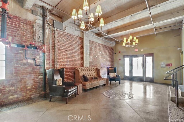 Building Photo - 100 W 5th St