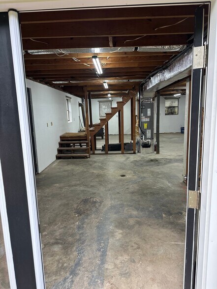 Building Photo - 160 Oak Crest Rd
