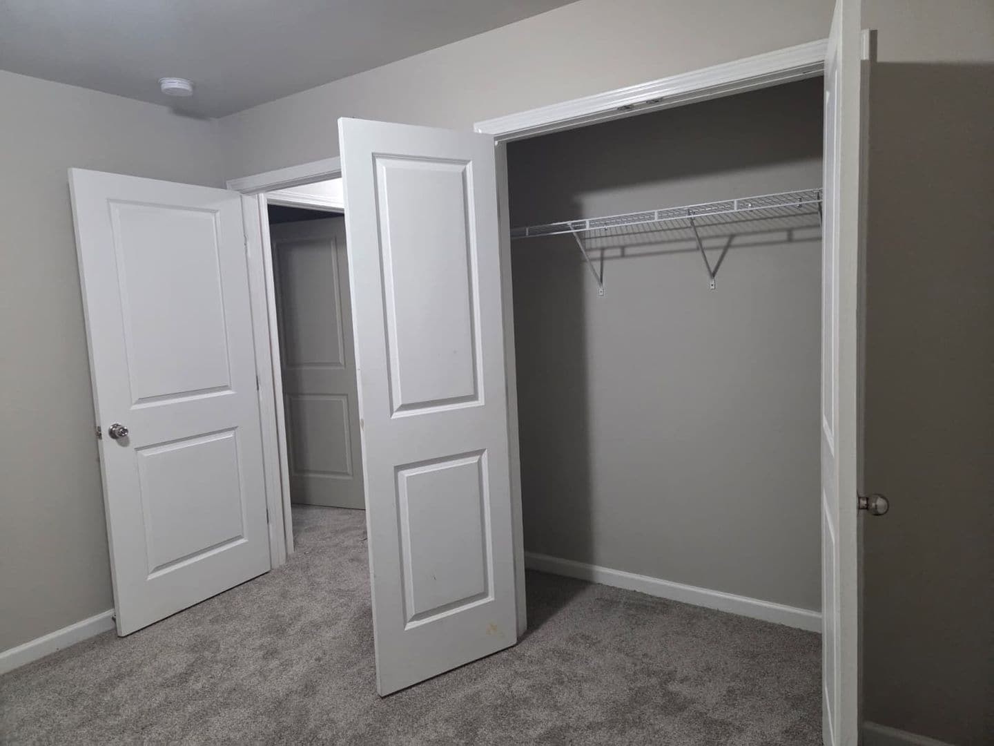 Building Photo - 302 Cashes Dr