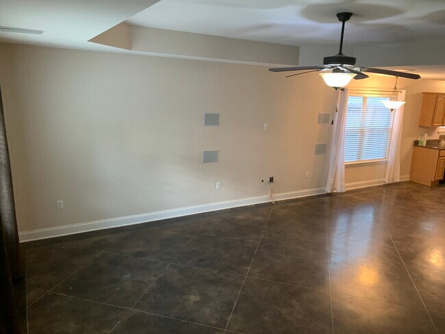 Building Photo - 17618 Avalon Terrace