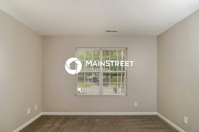 Building Photo - 4 Bedroom Pet-Friendly Home in Greensboro,...