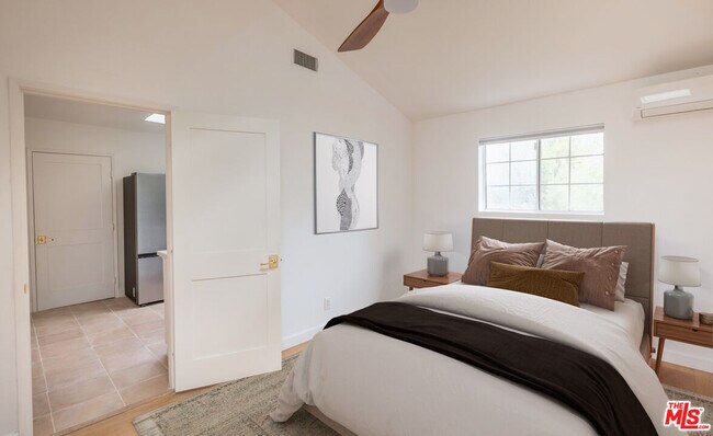 Building Photo - 5239 San Feliciano Dr