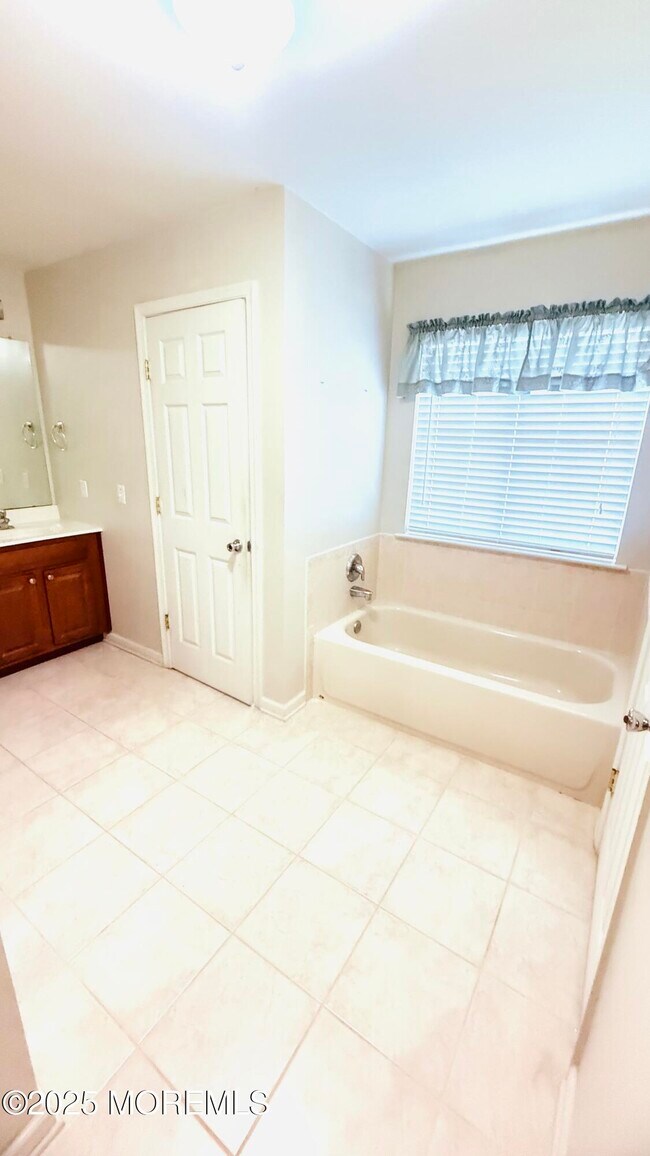 Building Photo - 1091 Morning Glory Dr