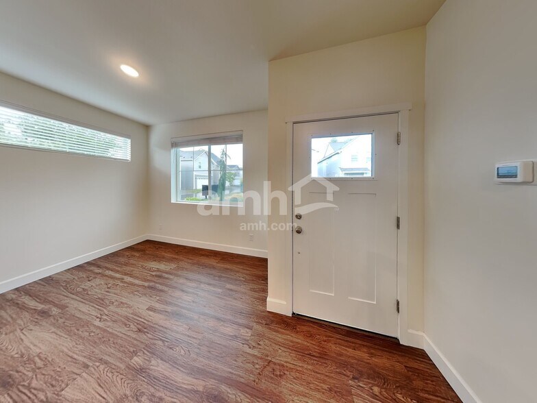 Building Photo - 33064 Eagle Peak Ln