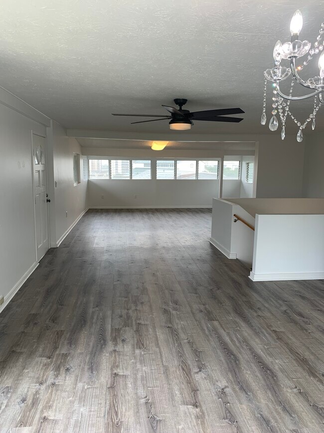 Building Photo - 3340 Ala Laulani St