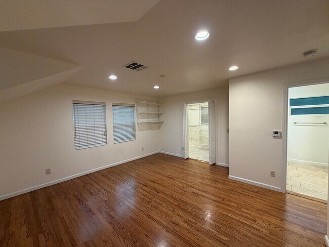 Building Photo - 1630Lynd