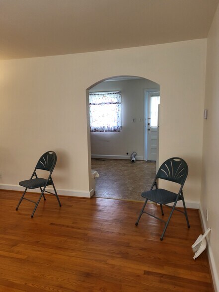 Building Photo - 156 W Bayview Blvd
